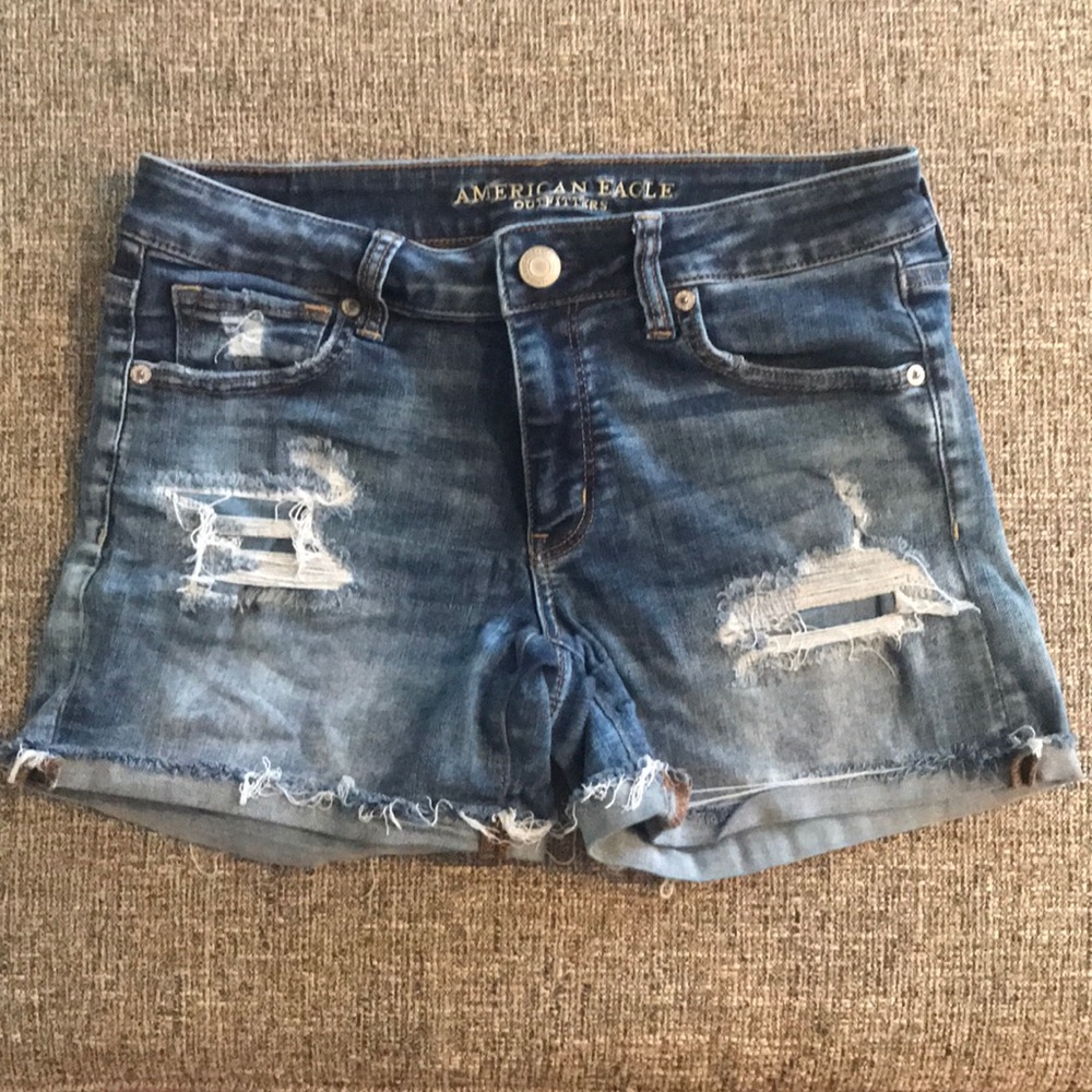 AMERICAN EAGLE MIDI SHORTS